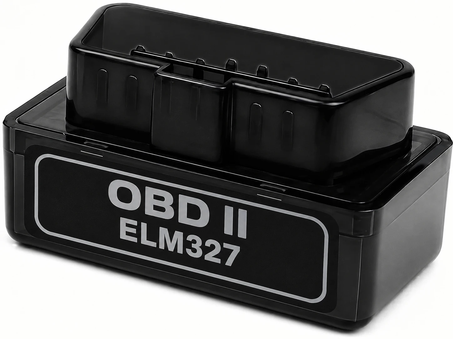 Lector OBD-II ELM327: un dispositivo negro pequeño con un conector de 16 pines en un extremo